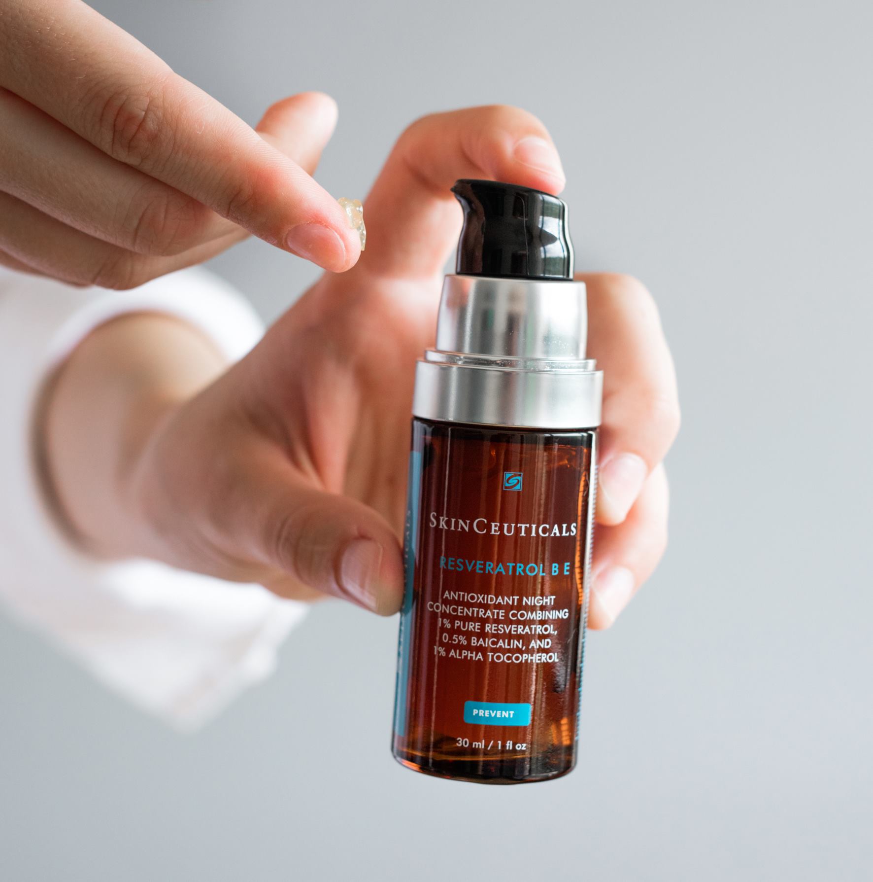 Skinceuticals Resveratrol BE (30ml) +  REGALO: H.A Intensifier (15ml)