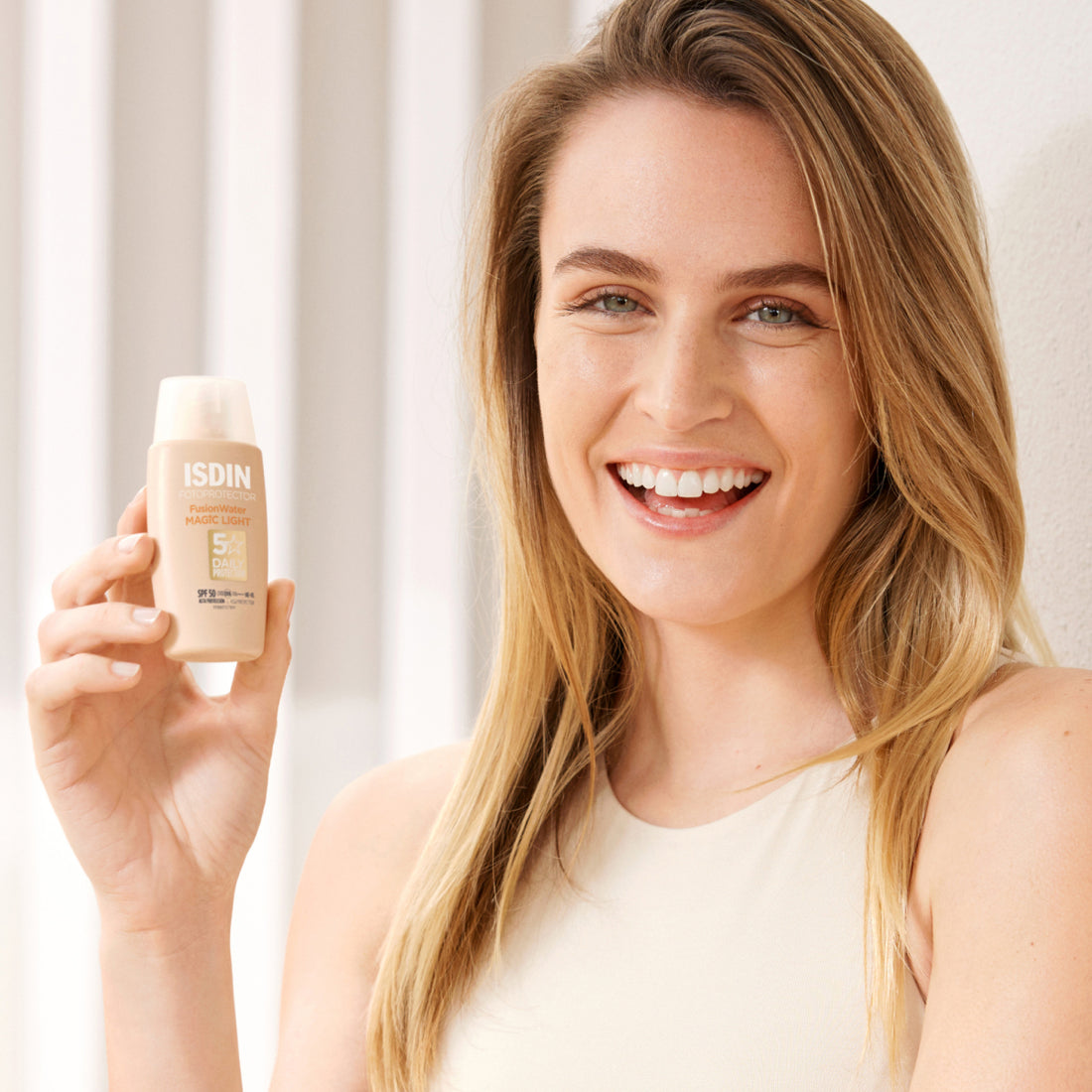 ISDIN Fotoprotector Fusion Water MAGIC Light/Claro SPF 50 (50ml)