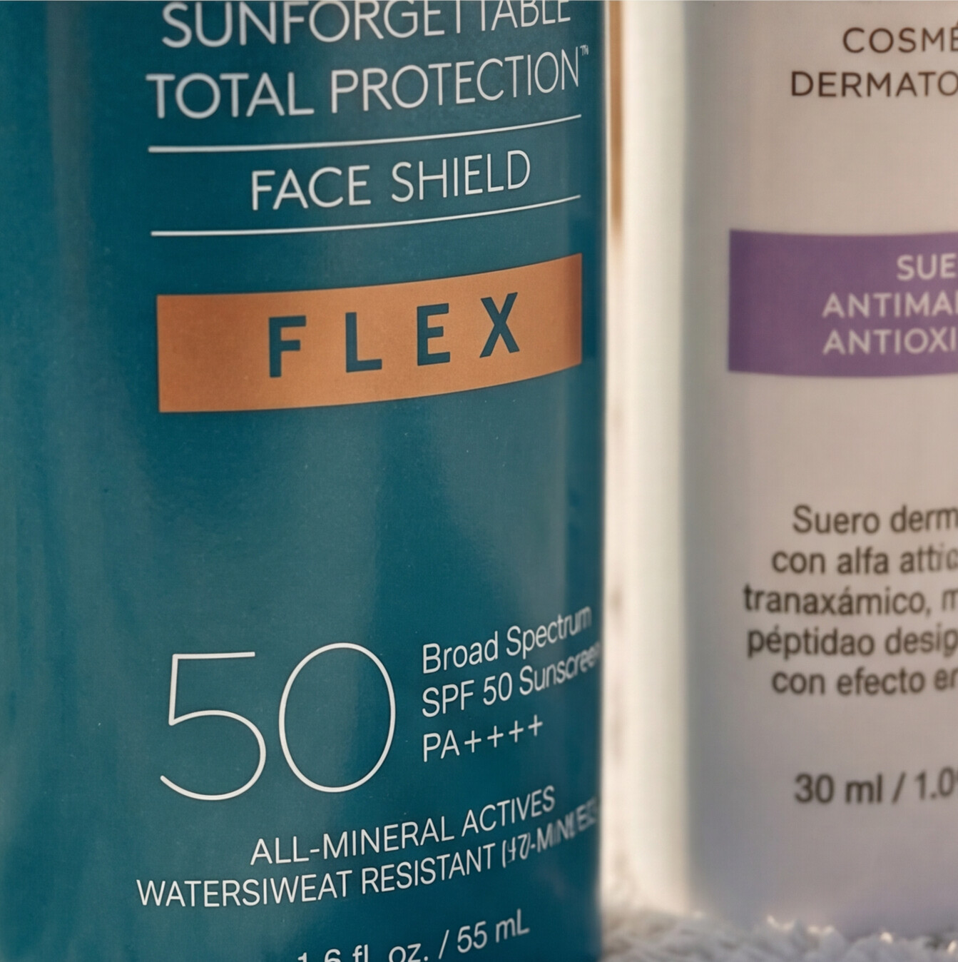 RAYA Cosmética Dermatológica Suero Antimanchas Antioxidante (30ml) + Colorescience Flex Sunforgettable FPS 50 Adaptable a Tonos Medio/Medium (55ml) PACK